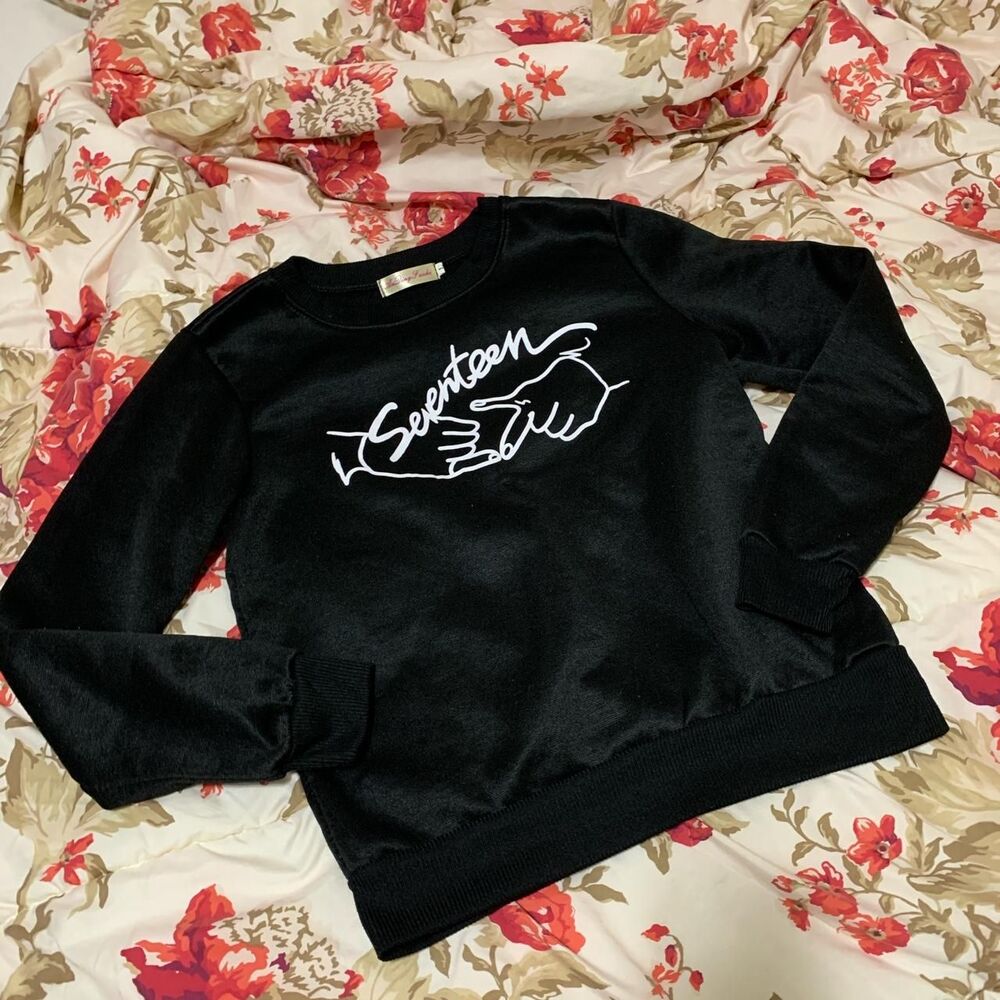 KPOP Seventeen Black and White Sweatshirt